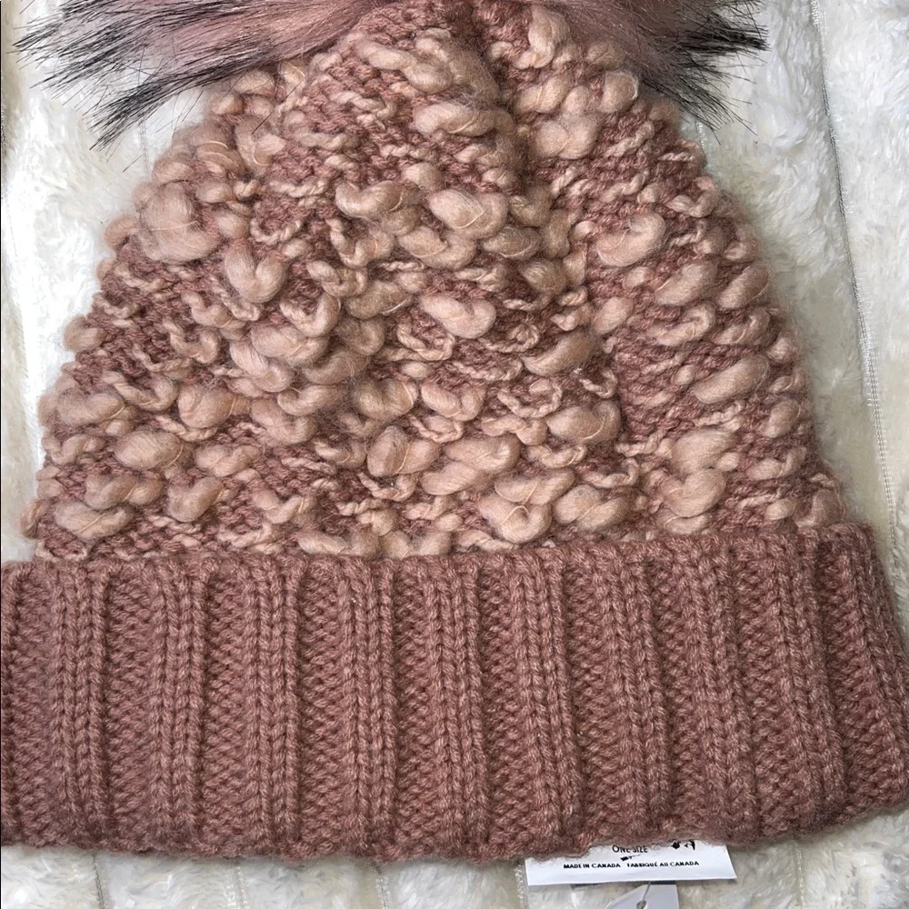 NWT Free People Wool Blend Mauve Cozy Knit Beanie w/Faux Fur Pom Pom Great gift. - Picture 2 of 5